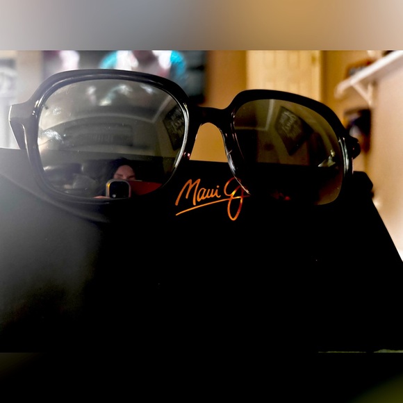MAUI JIM “LITTLE BELL” sunglasses - Picture 2 of 5
